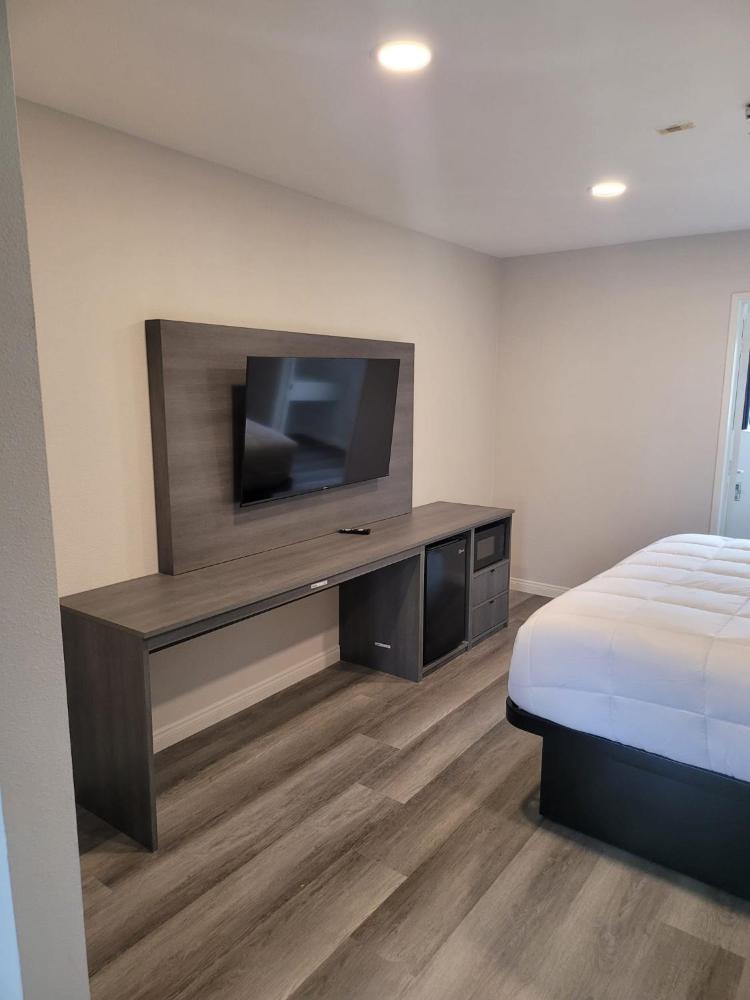 Superior King Room at Five Star Inn, photo 4